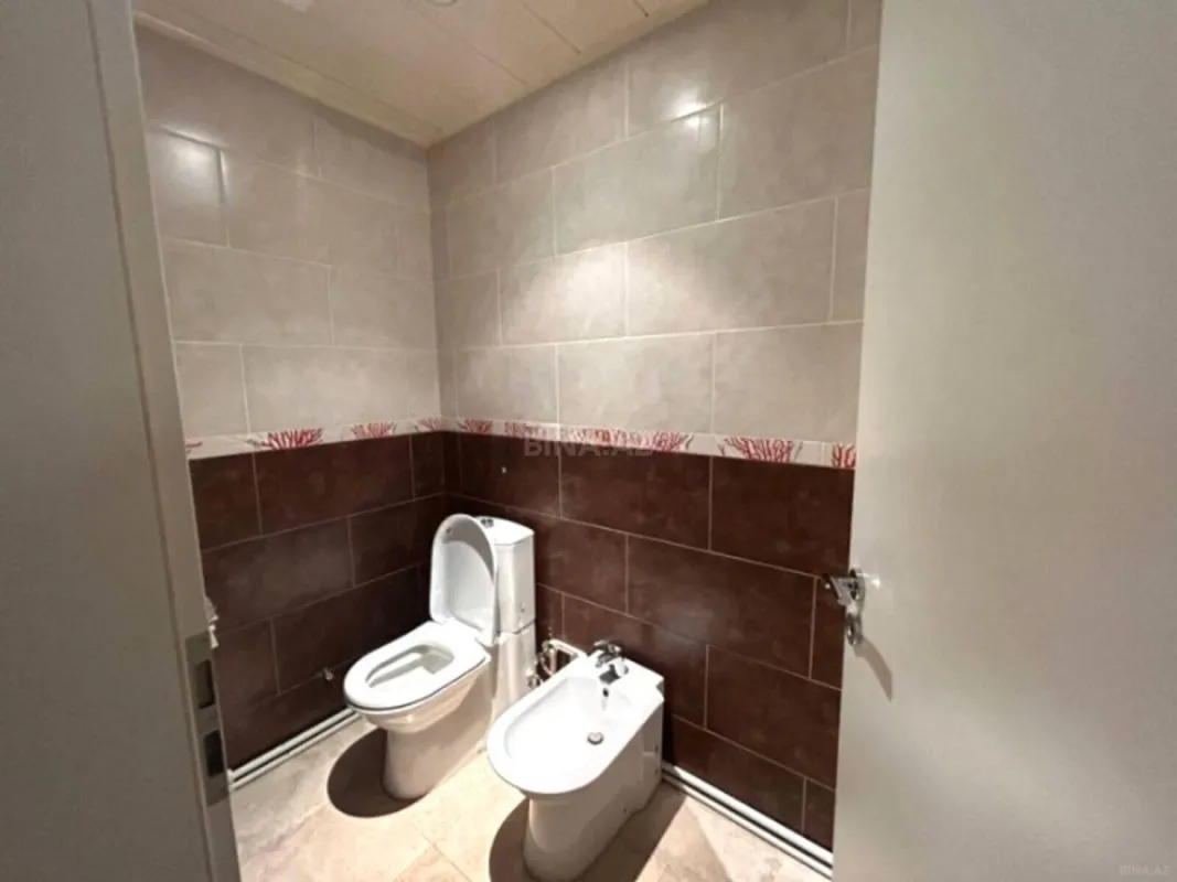 Satılır 5 otaqlı mənzil 750 m²