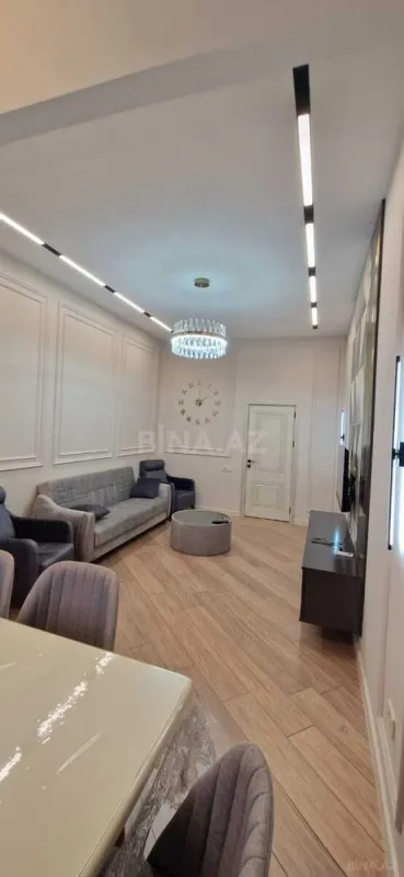 Kirayə verilir 2 otaqlı mənzil 123 m²