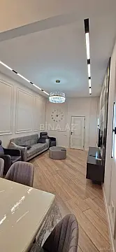 Kirayə verilir 2 otaqlı mənzil 123 m²