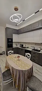 Kirayə verilir 2 otaqlı mənzil 123 m²