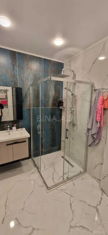 Kirayə verilir 2 otaqlı mənzil 123 m²