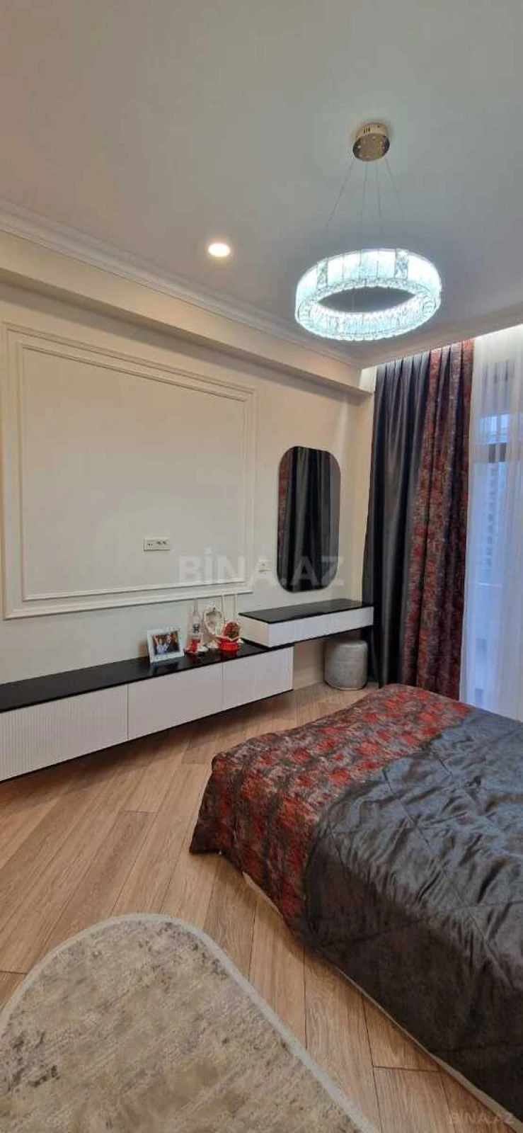 Kirayə verilir 2 otaqlı mənzil 123 m²