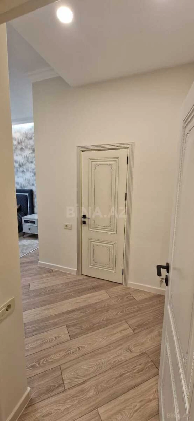 Kirayə verilir 2 otaqlı mənzil 123 m²
