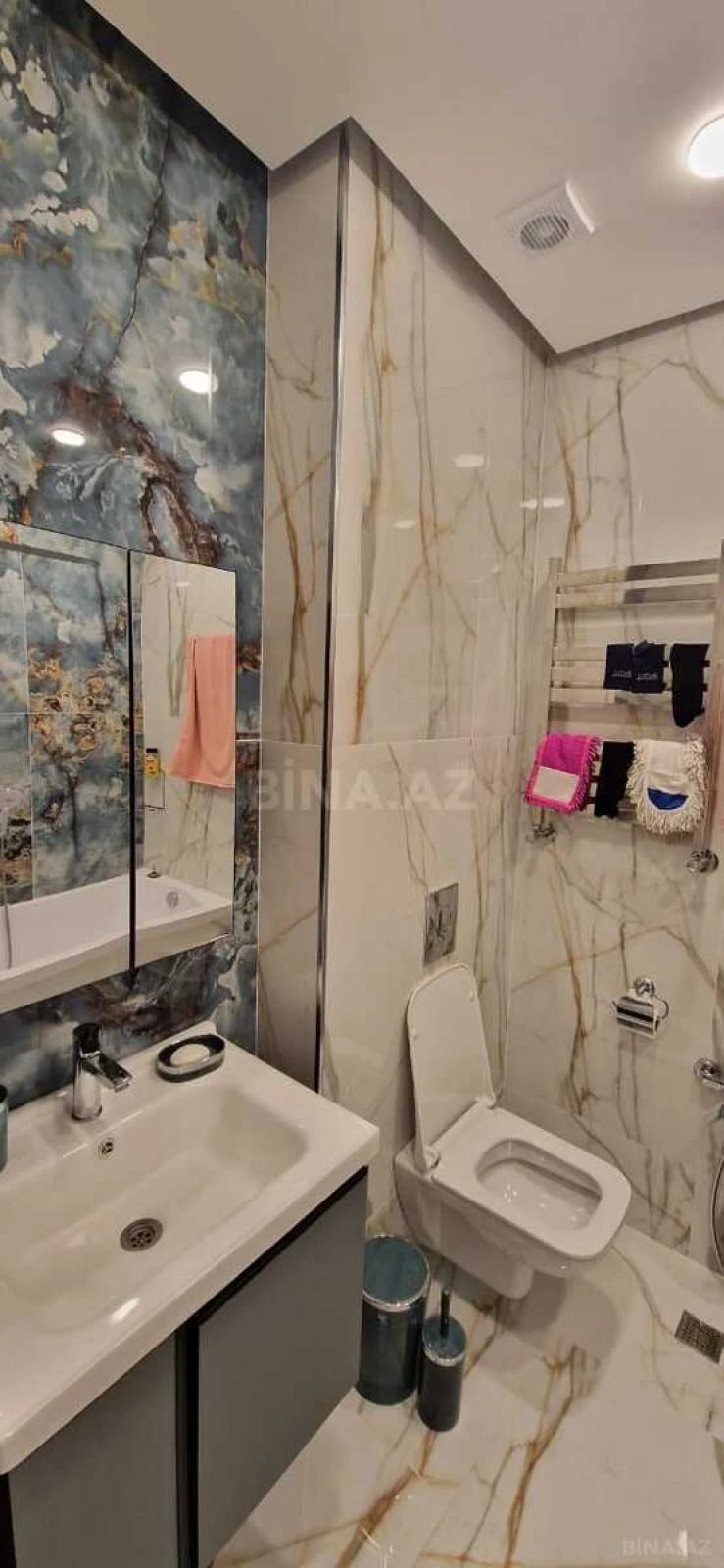 Kirayə verilir 2 otaqlı mənzil 123 m²