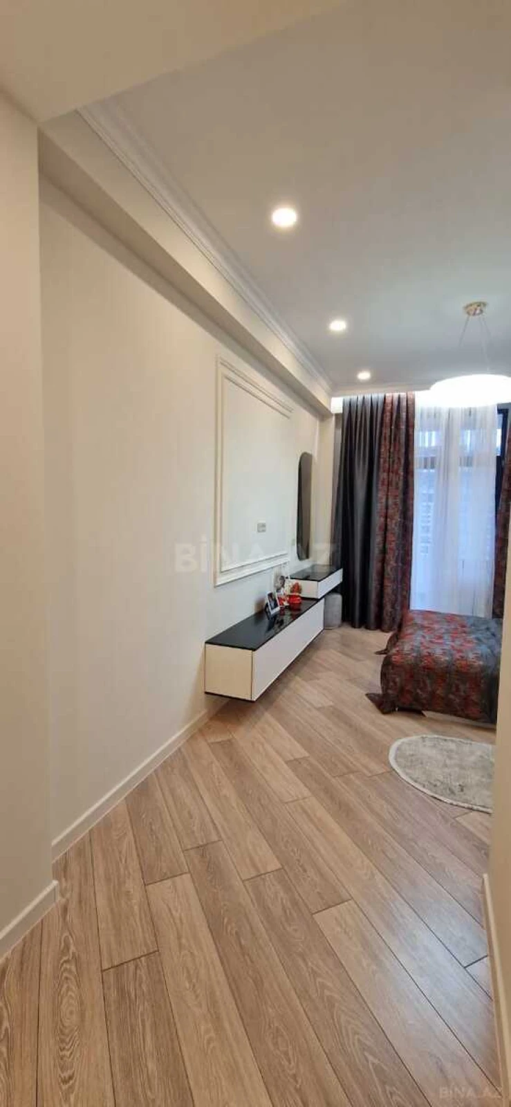 Kirayə verilir 2 otaqlı mənzil 123 m²