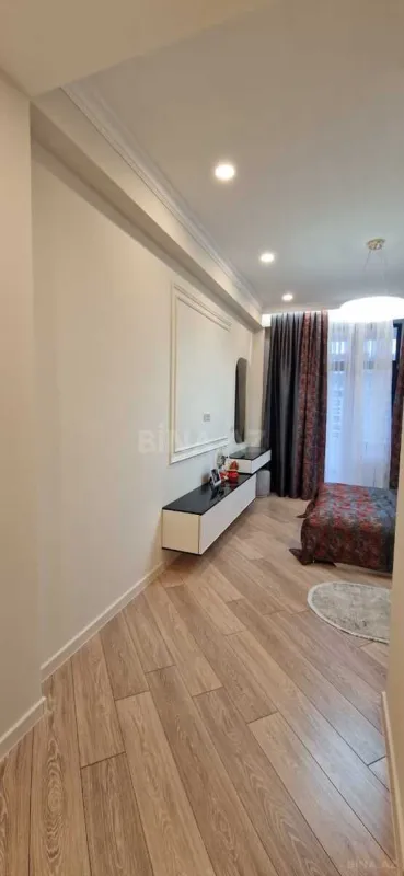 Kirayə verilir 2 otaqlı mənzil 123 m²