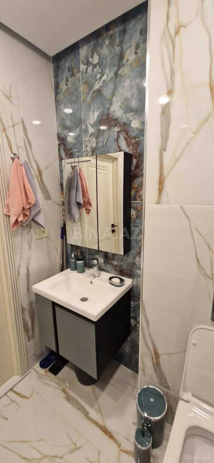 Kirayə verilir 2 otaqlı mənzil 123 m²