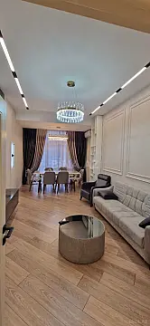 Kirayə verilir 2 otaqlı mənzil 123 m²