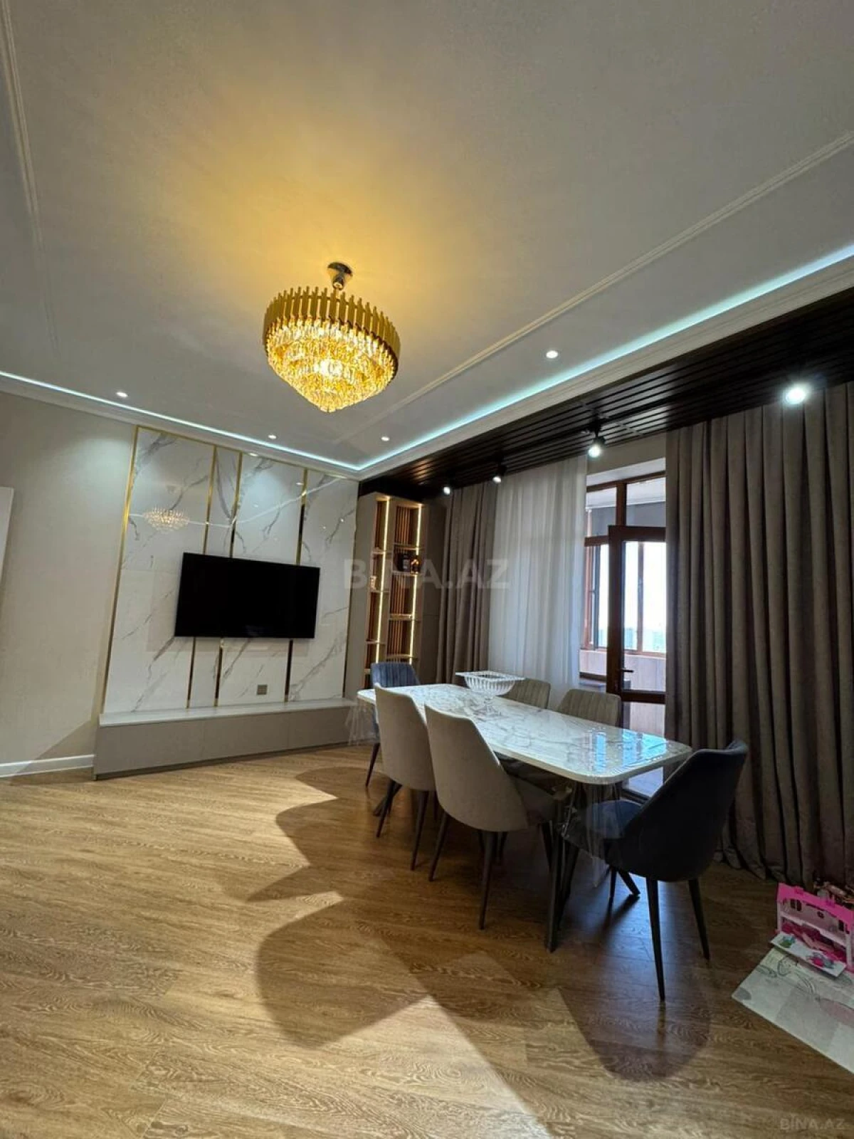 Satılır 2 otaqlı mənzil 105 m²