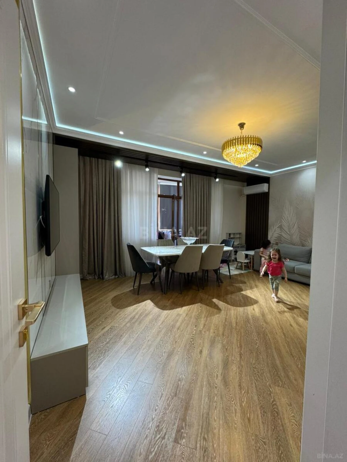 Satılır 2 otaqlı mənzil 105 m²