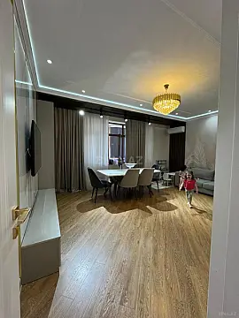 Satılır 2 otaqlı mənzil 105 m²