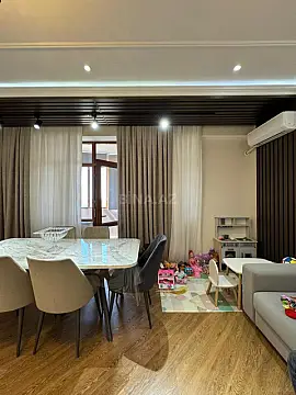 Satılır 2 otaqlı mənzil 105 m²