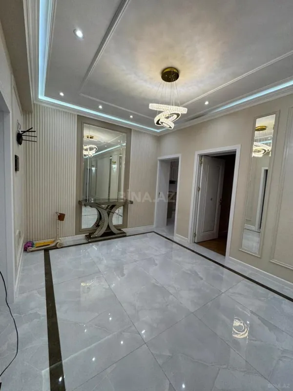 Satılır 2 otaqlı mənzil 105 m²