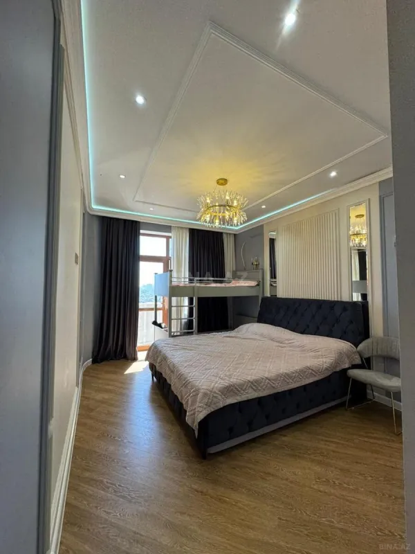 Satılır 2 otaqlı mənzil 105 m²