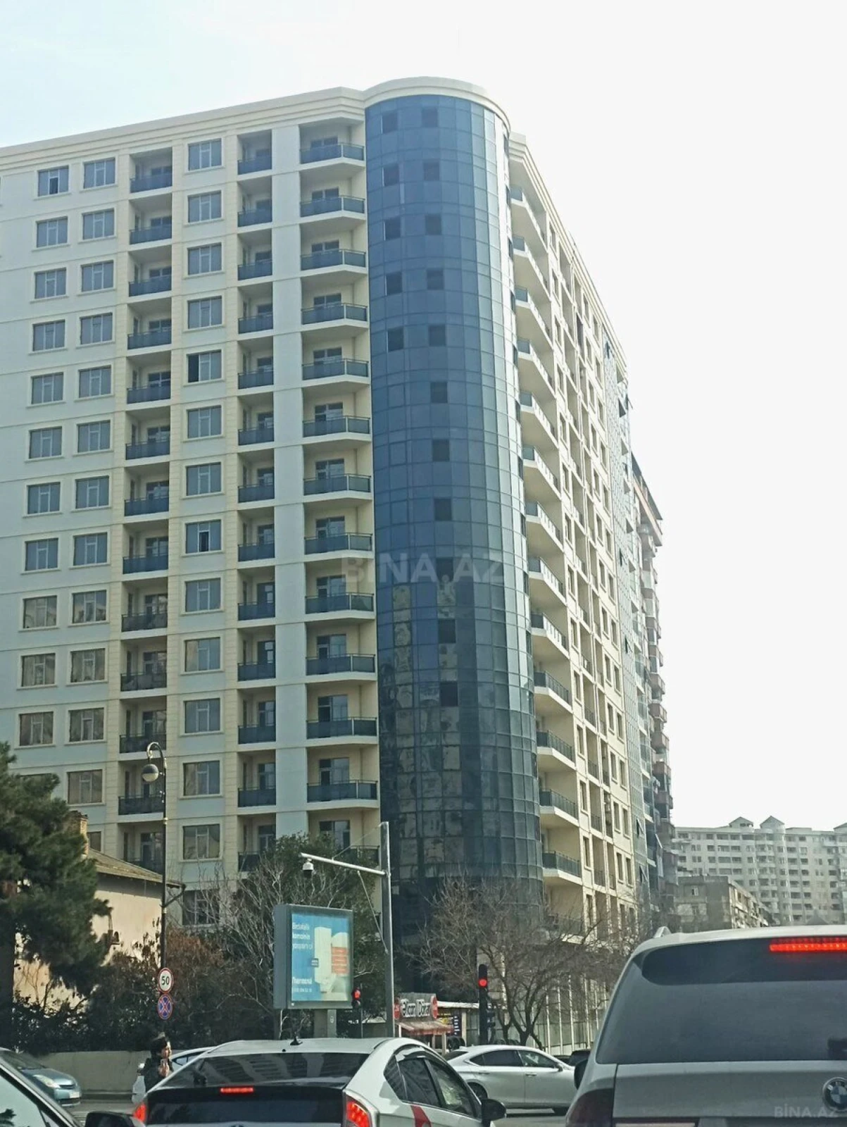 Satılır 3 otaqlı mənzil 138 m²