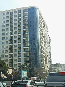 Satılır 3 otaqlı mənzil 138 m²