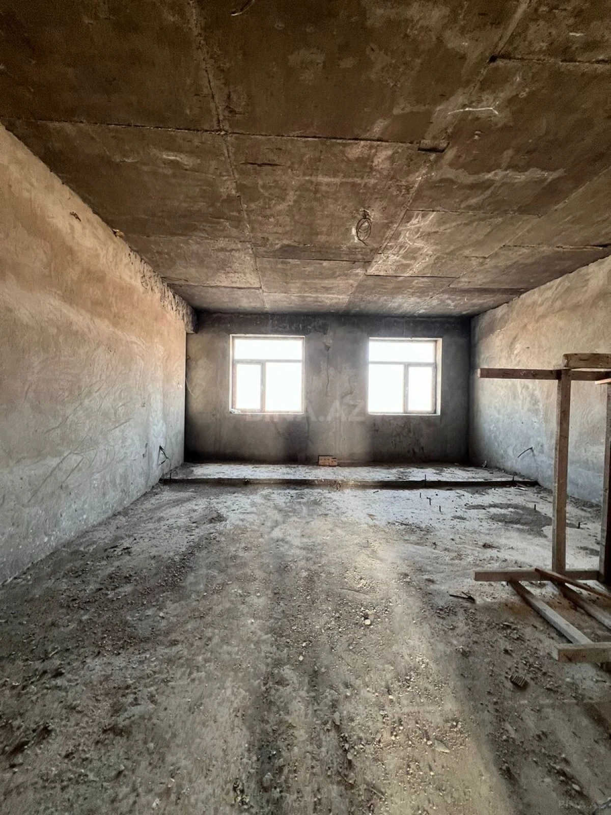 Satılır 3 otaqlı mənzil 138 m²