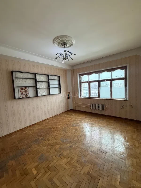 Satılır 4 otaqlı mənzil 100 m²