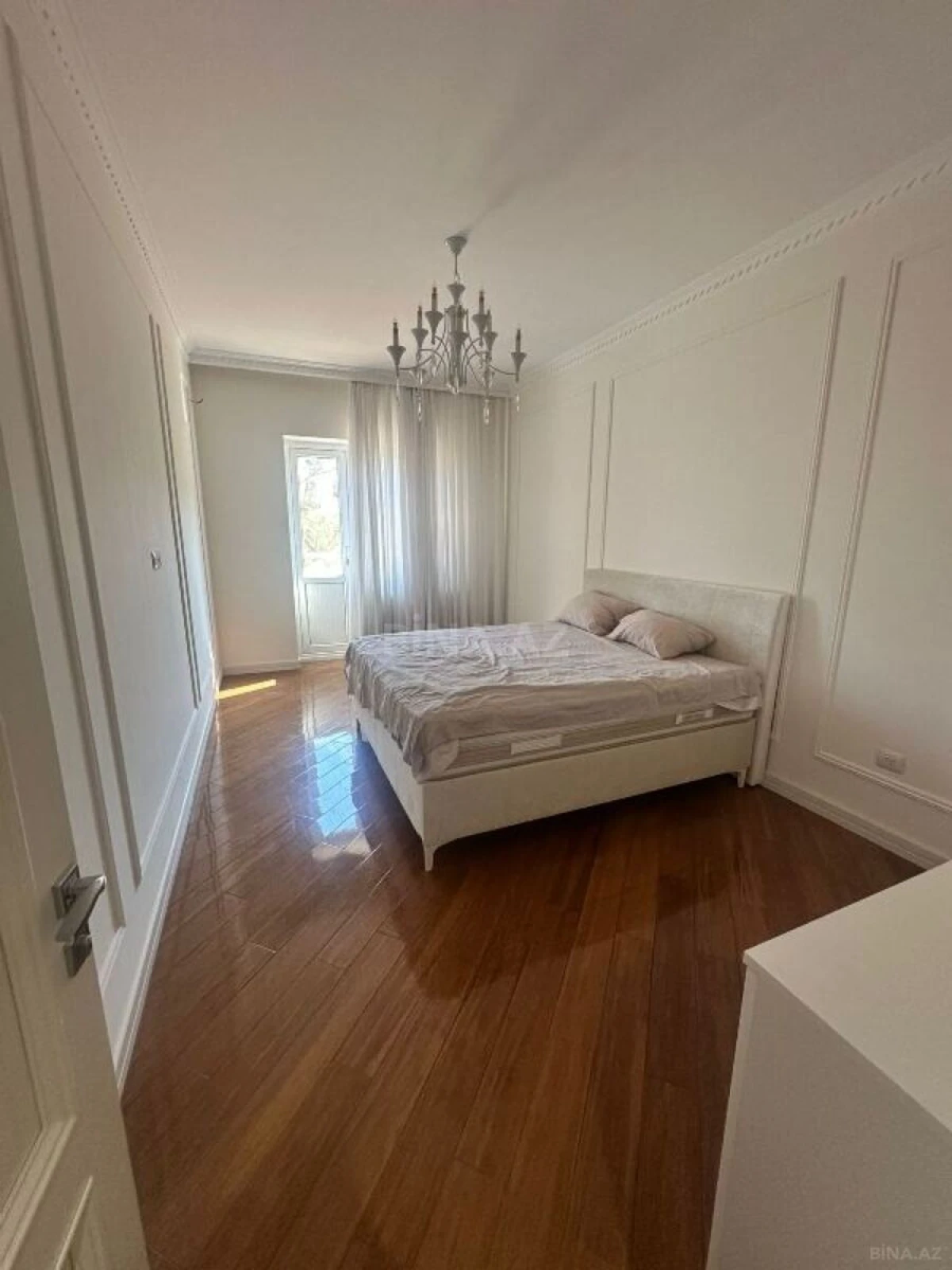 Satılır 3 otaqlı mənzil 150 m²