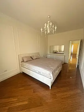 Satılır 3 otaqlı mənzil 150 m²