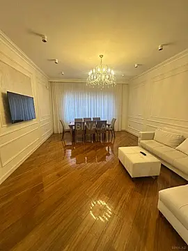 Satılır 3 otaqlı mənzil 150 m² — Bakı 3 otaq 150.00 m²