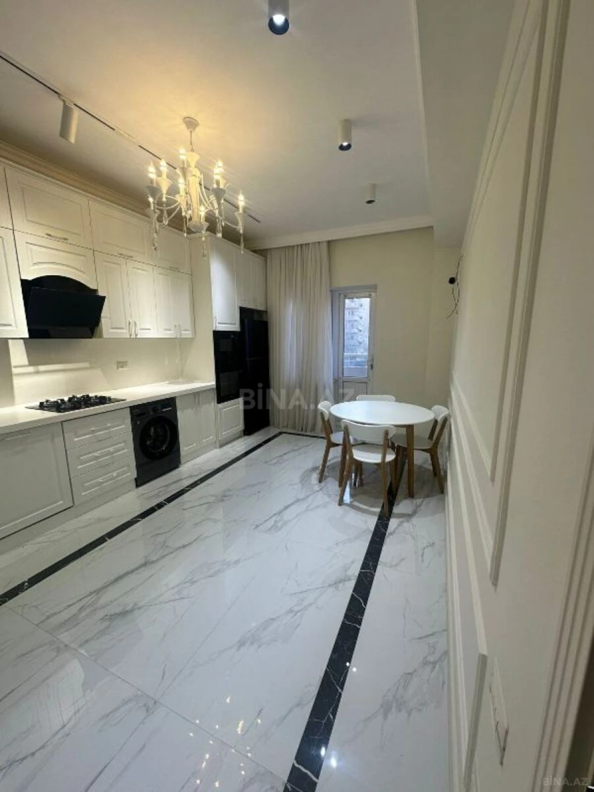 Satılır 3 otaqlı mənzil 150 m²