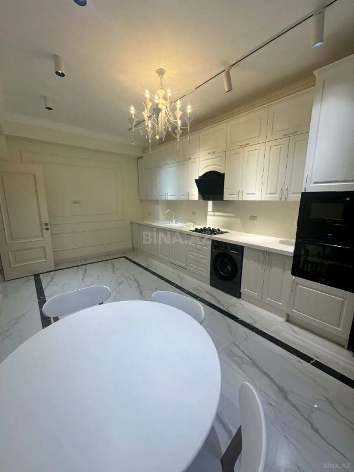 Satılır 3 otaqlı mənzil 150 m²