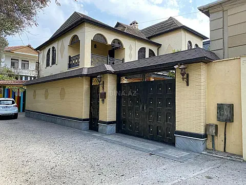 Kirayə verilir 7 otaqlı həyət evi 260 m² — Bakı 7 otaq 260.00 m²