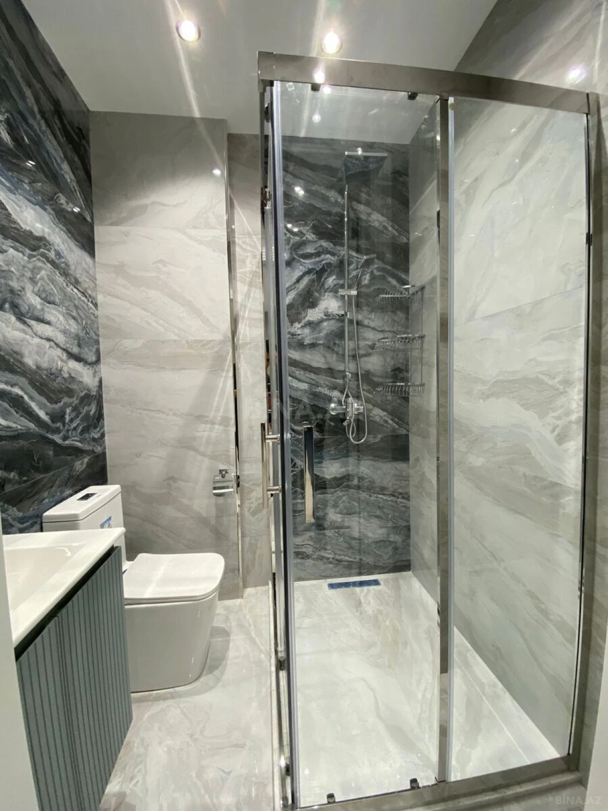 Kirayə verilir 3 otaqlı mənzil 120 m²