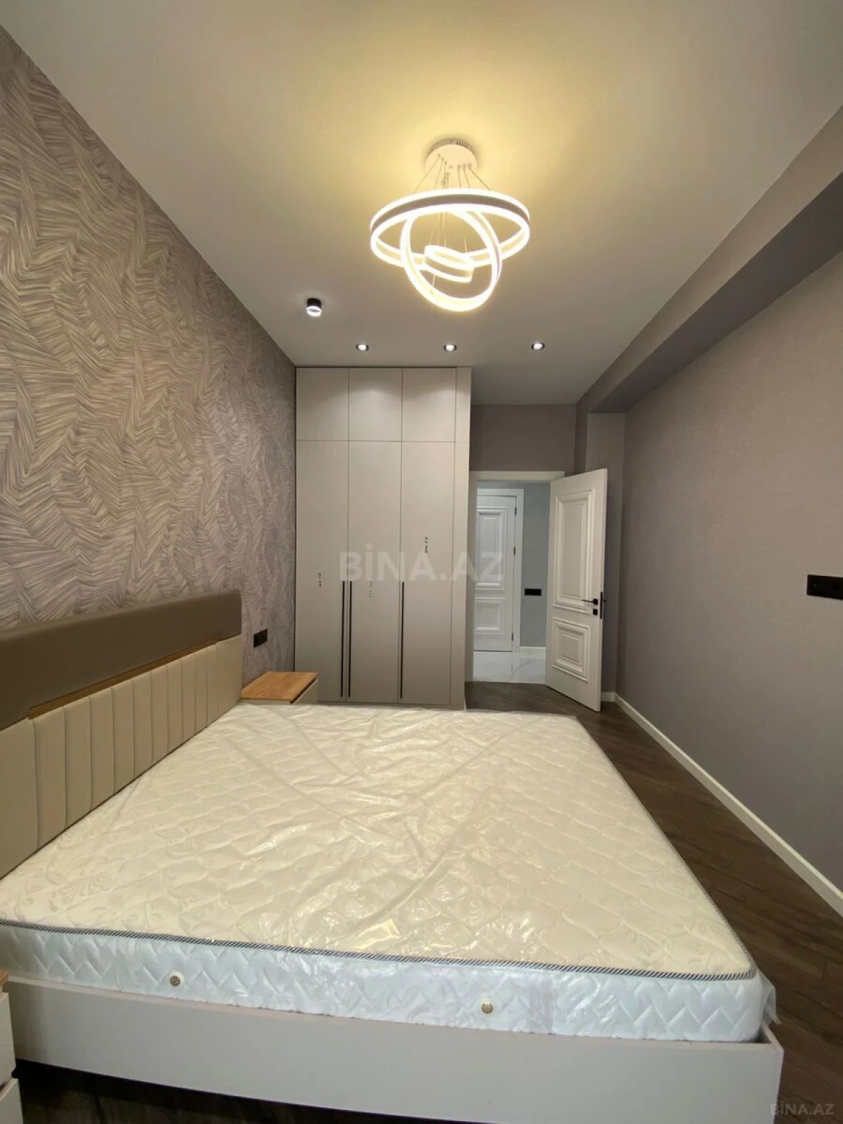 Kirayə verilir 3 otaqlı mənzil 120 m²