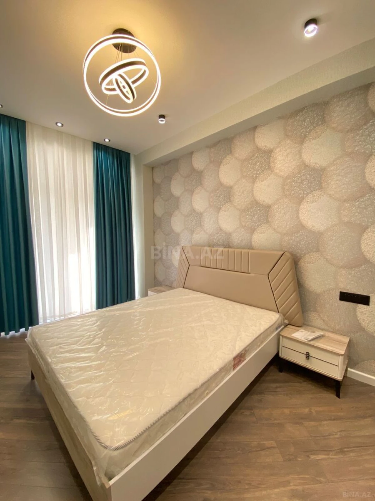 Kirayə verilir 3 otaqlı mənzil 120 m²