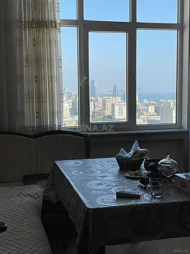 Satılır 3 otaqlı mənzil 145 m²