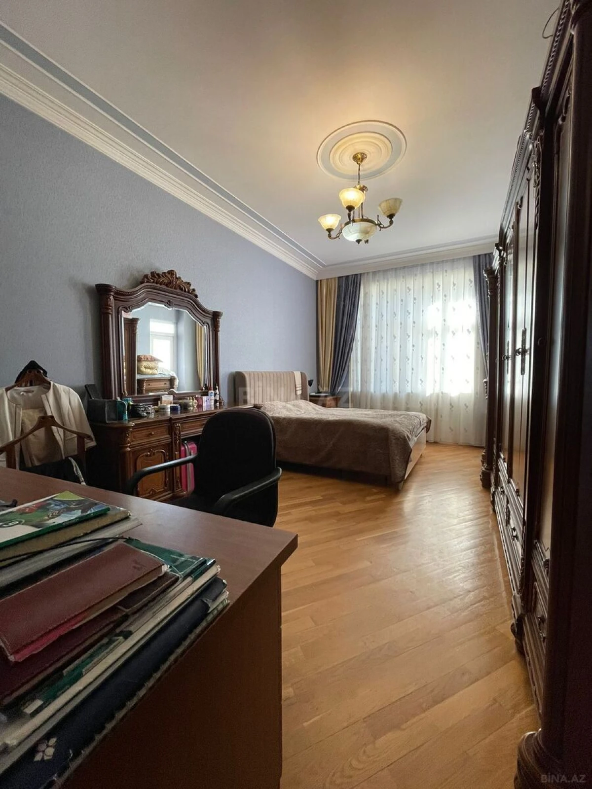 Satılır 3 otaqlı mənzil 145 m²