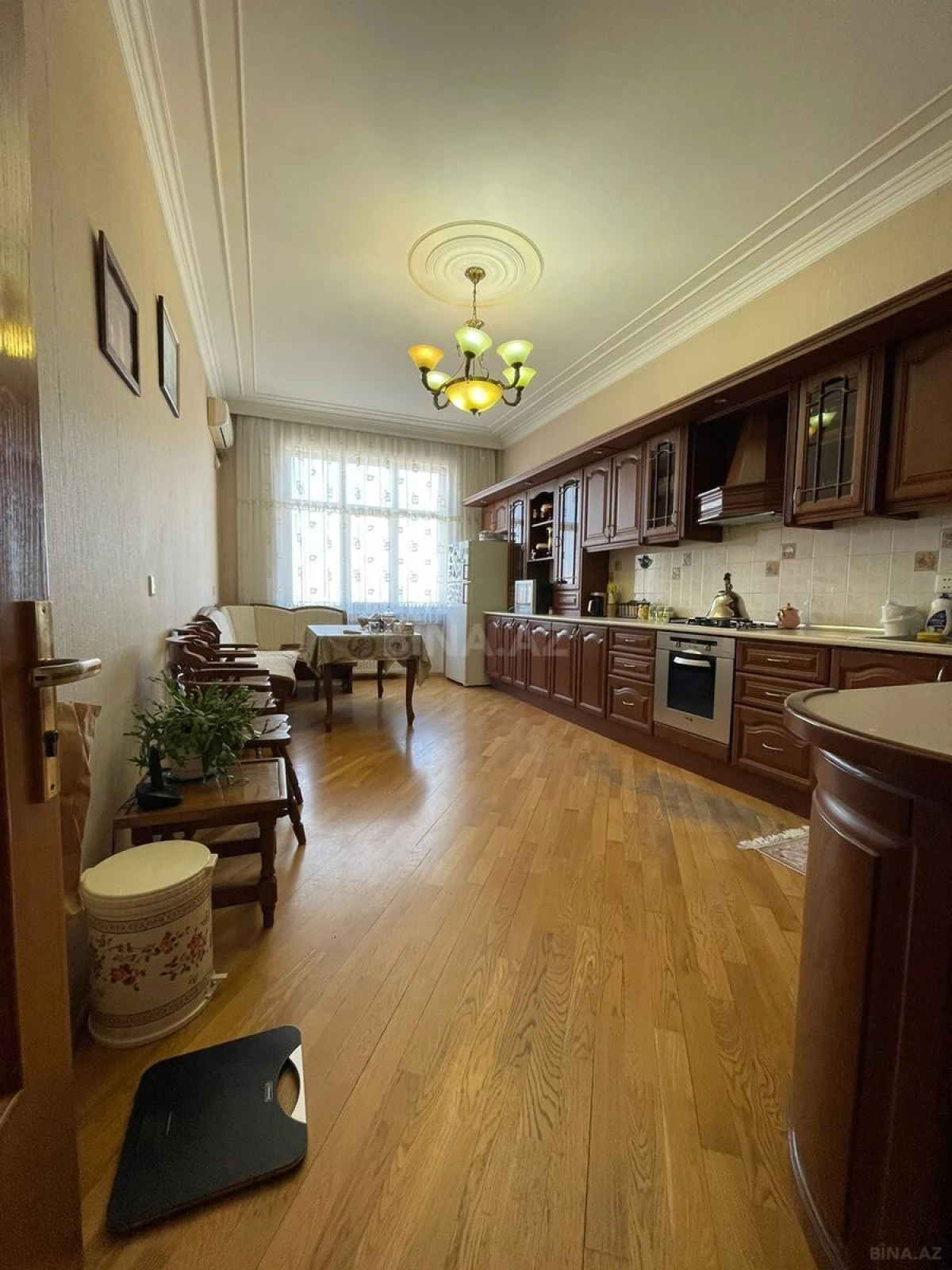 Satılır 3 otaqlı mənzil 145 m²