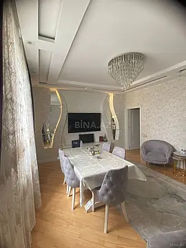 Satılır 3 otaqlı mənzil 135 m²
