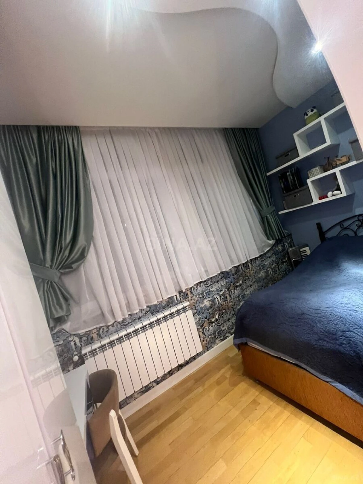 Satılır 3 otaqlı mənzil 135 m²