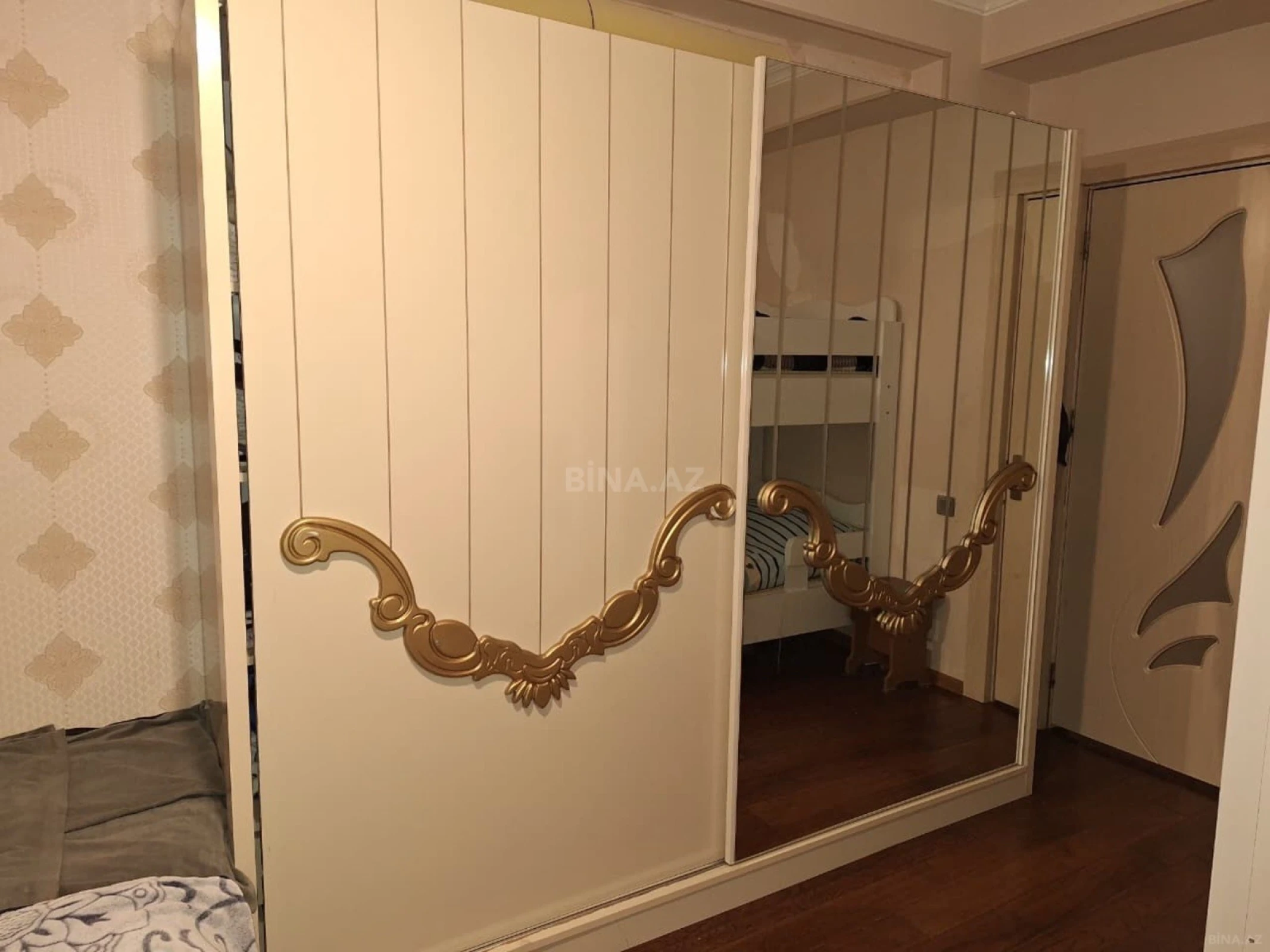 Satılır 2 otaqlı mənzil 78 m²