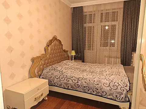 Satılır 2 otaqlı mənzil 78 m²
