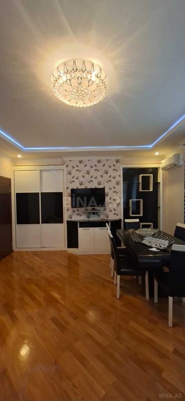 Satılır 2 otaqlı mənzil 95 m²
