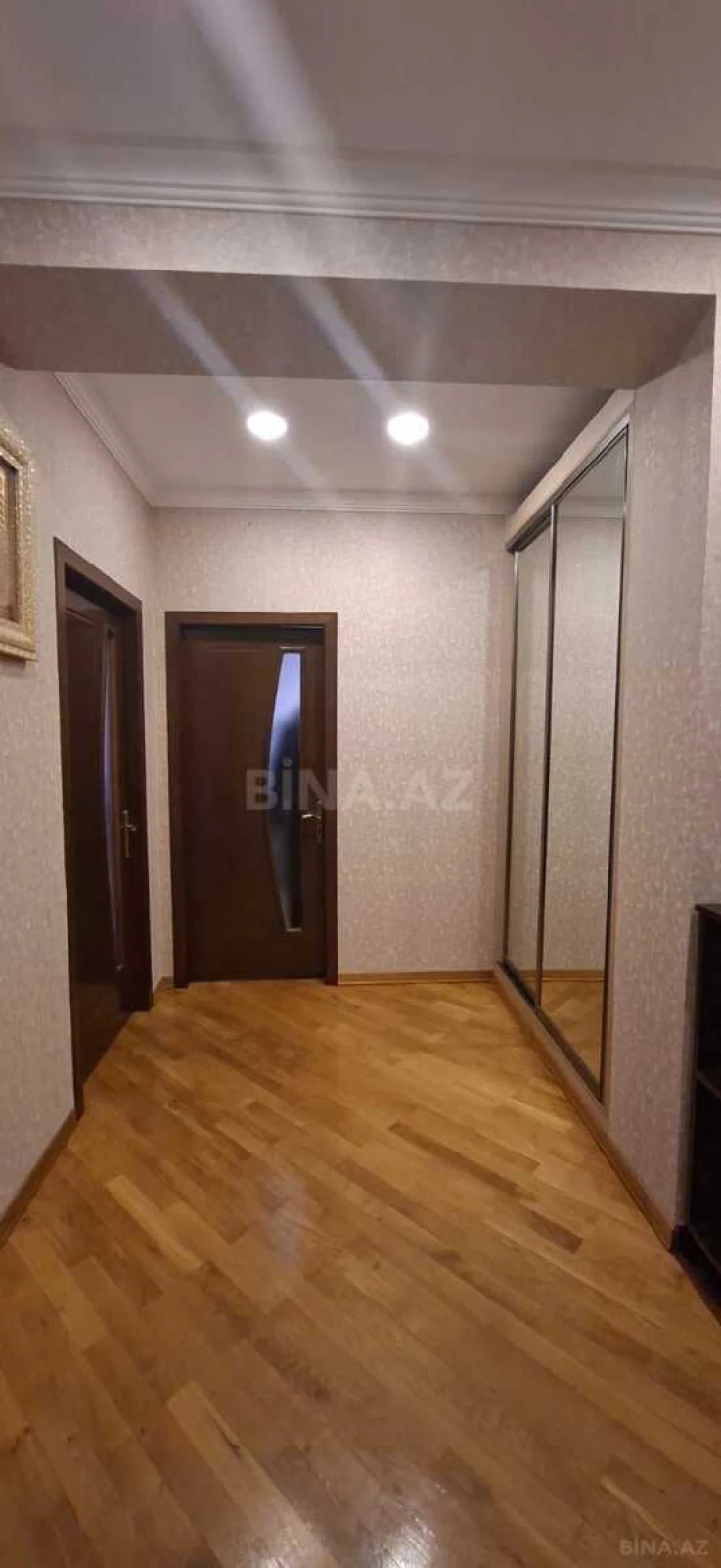 Satılır 2 otaqlı mənzil 95 m²