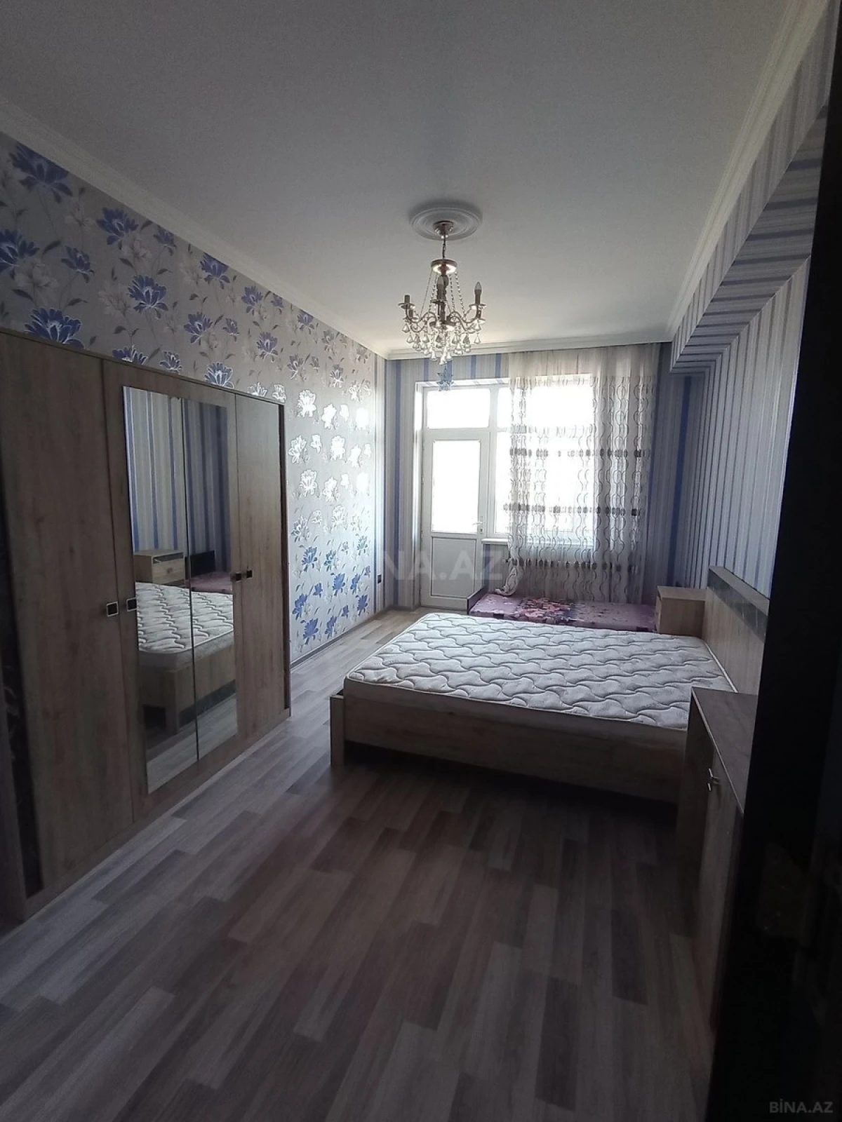 Kirayə verilir 3 otaqlı mənzil 120 m²