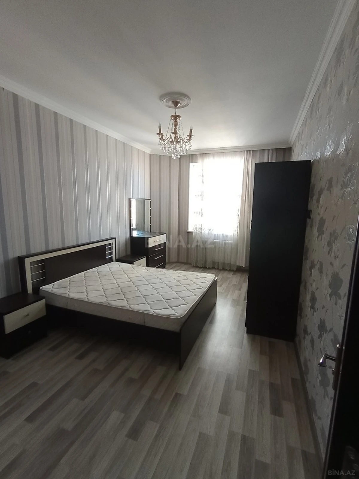Kirayə verilir 3 otaqlı mənzil 120 m²