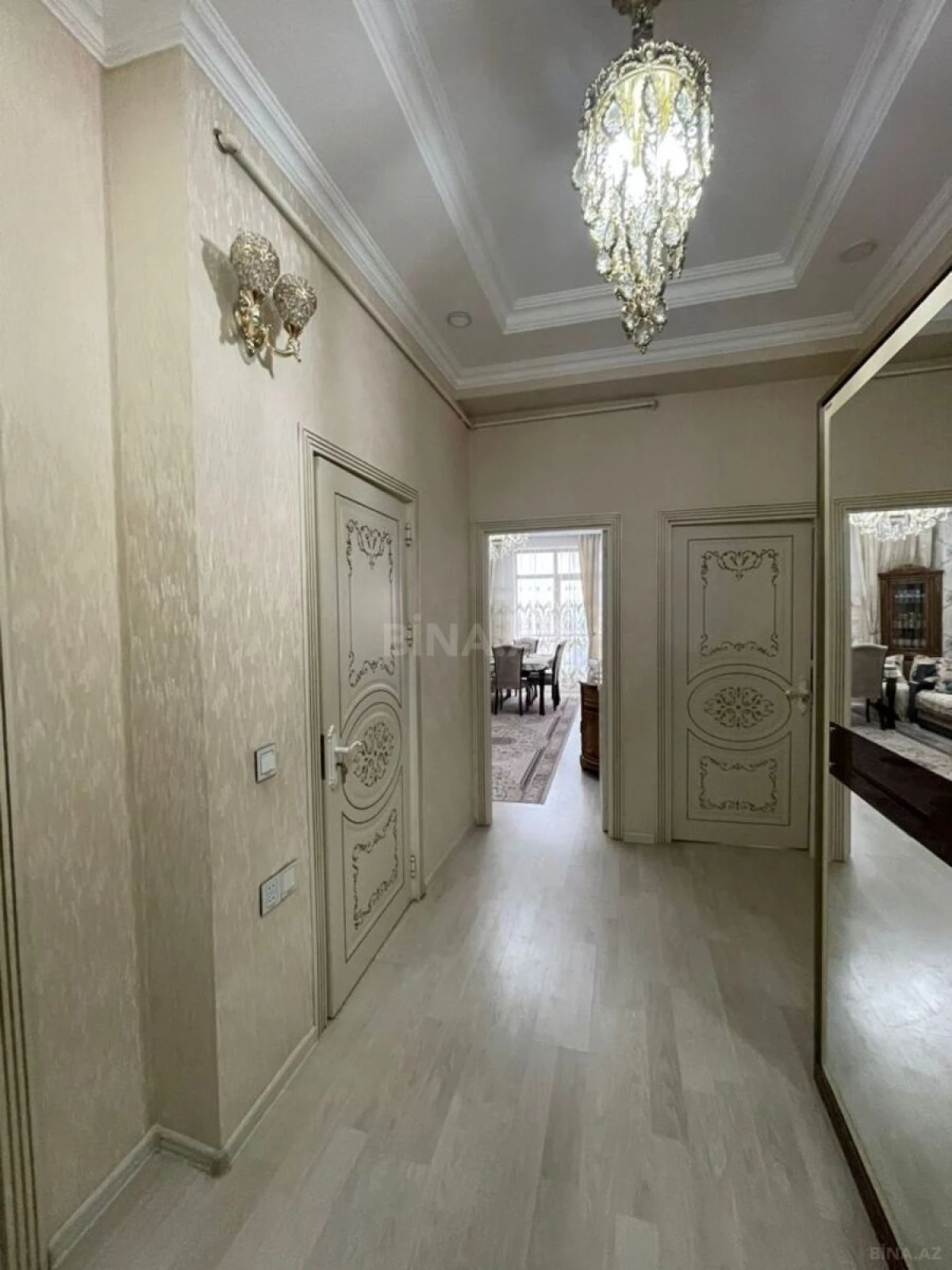 Satılır 2 otaqlı mənzil 61 m²