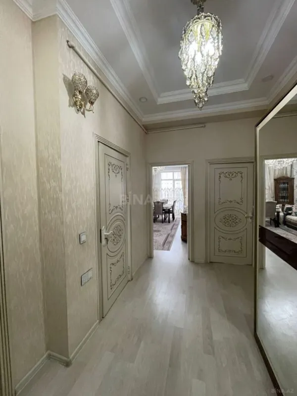 Satılır 2 otaqlı mənzil 61 m²