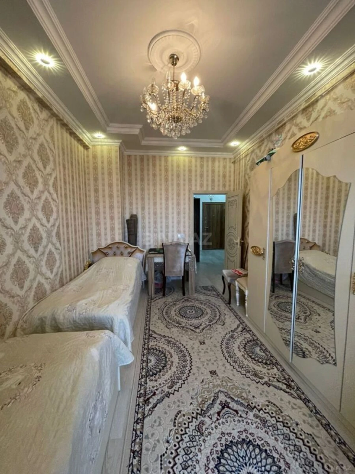 Satılır 2 otaqlı mənzil 61 m²