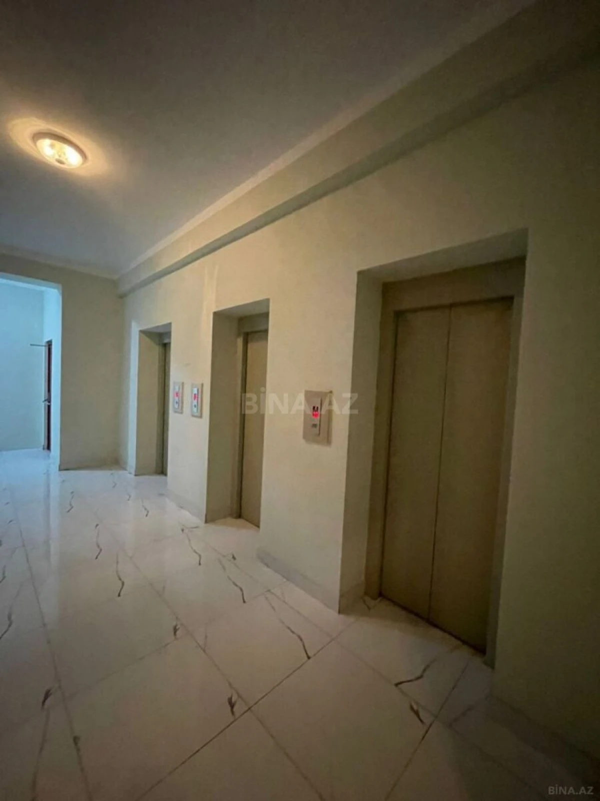 Satılır 2 otaqlı mənzil 61 m²