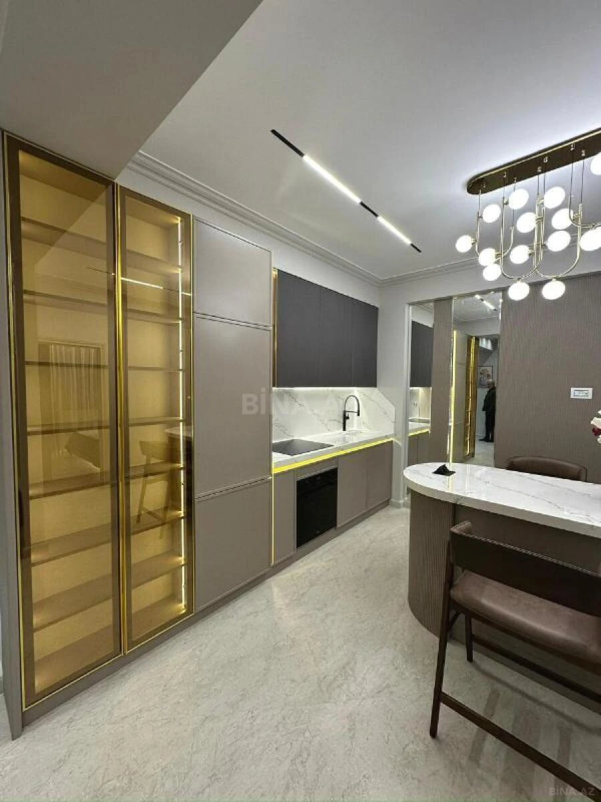 Satılır 2 otaqlı mənzil 65 m²