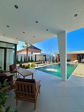 Satılır 5 otaqlı həyət evi 250 m²