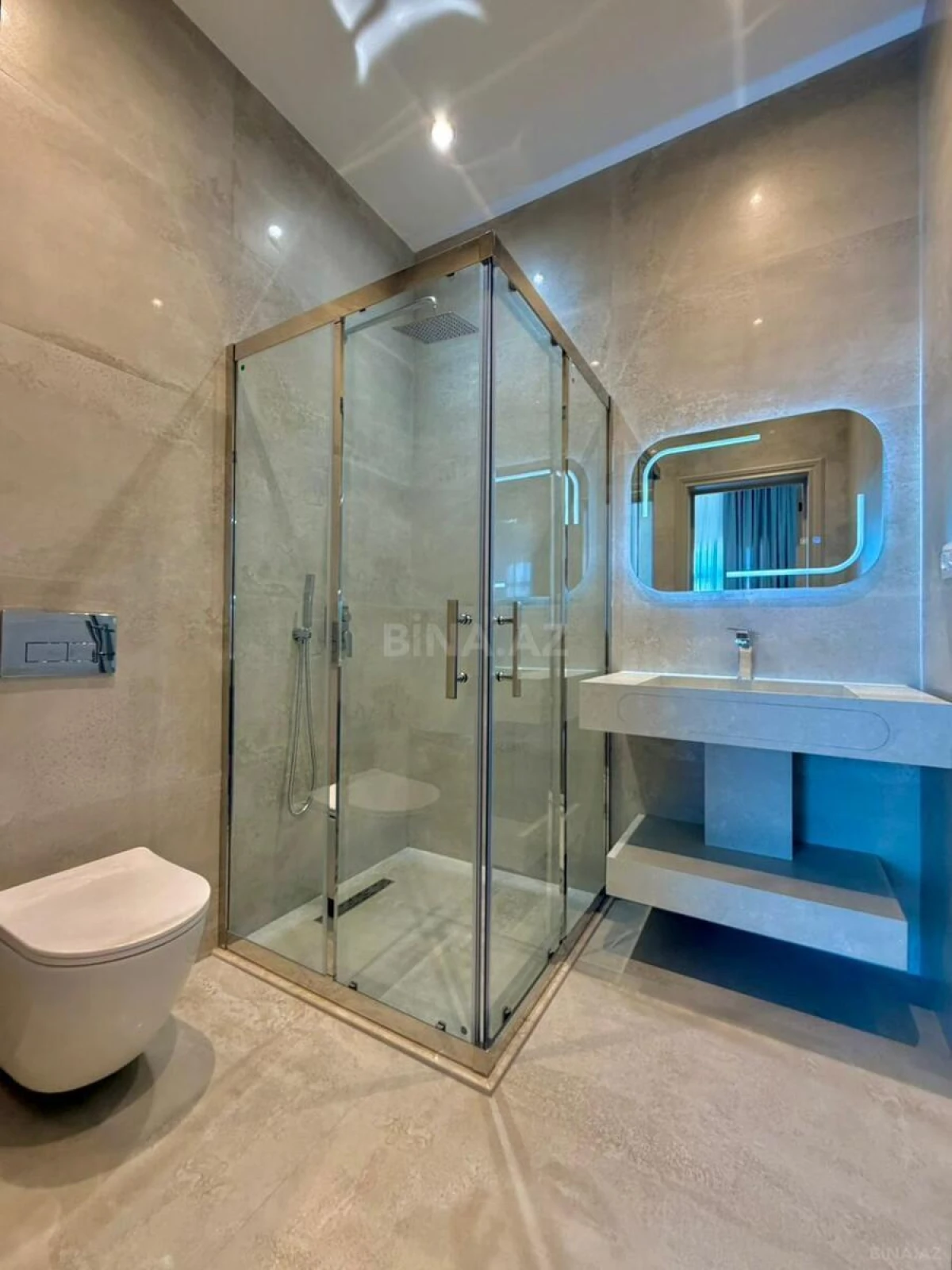 Satılır 5 otaqlı həyət evi 250 m²