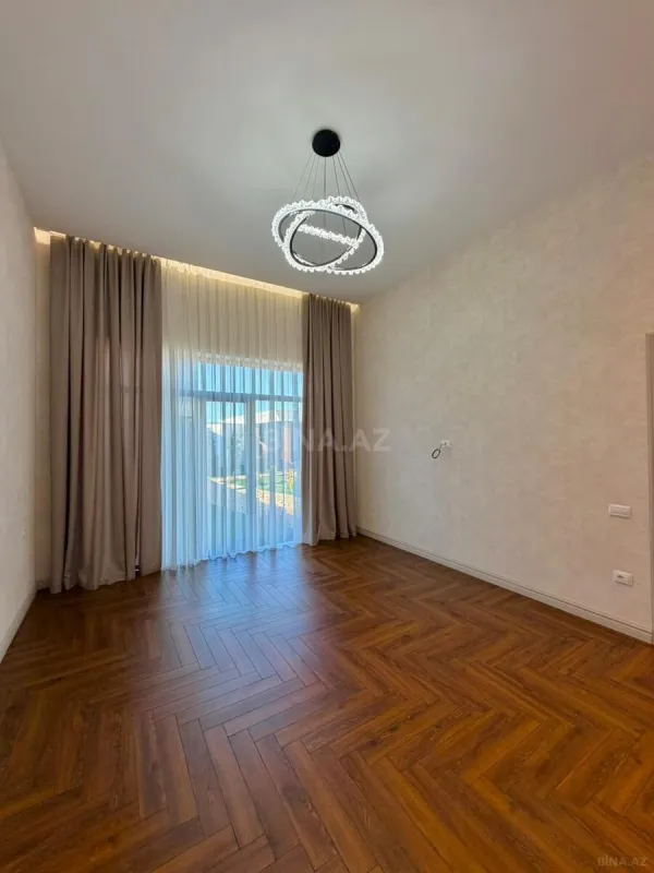 Satılır 5 otaqlı həyət evi 250 m²